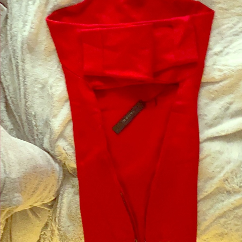 TAHARI NWT TRUE RED BOTTOM RED SWEATER